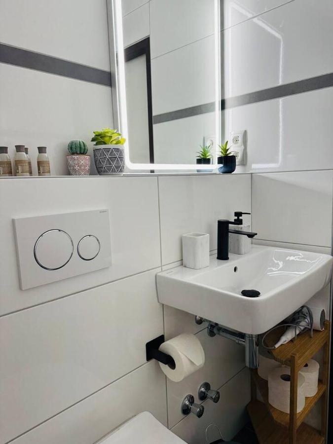 Klassen Stay - Design Studio In 11 Etage - Tolle Aussicht - Sauna, Pool - Netflix Lahnstein Esterno foto